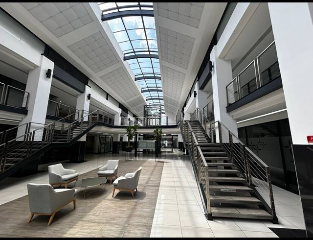 419M² OFFICE TO LET IN BRYANSTON
